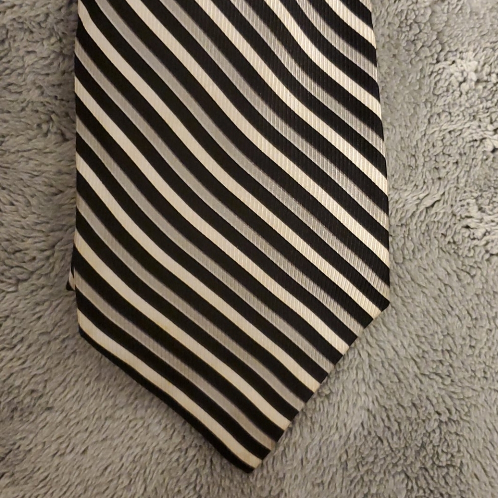 Men's tie